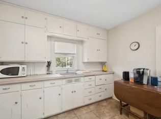 303 3rd St NW #2, Waverly, IA 50677