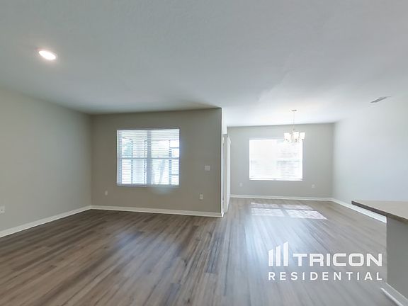 3rd image of 289 Saint Georges Cir