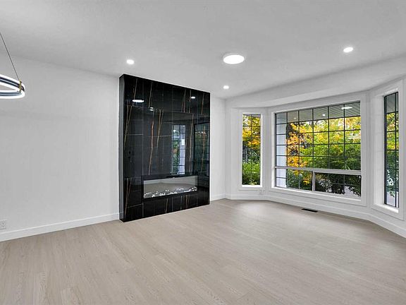 4th image of 73 N Martinridge Cres NE
