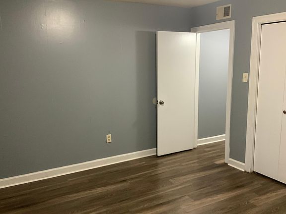 5th image of 3214 Thirteen Colony Mall APT 1A