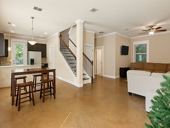 3rd image of 507 W North Loop Blvd #32-A