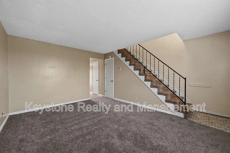 2 bed, 1.5 bath, 1000 sqft, $850 — Photo 3