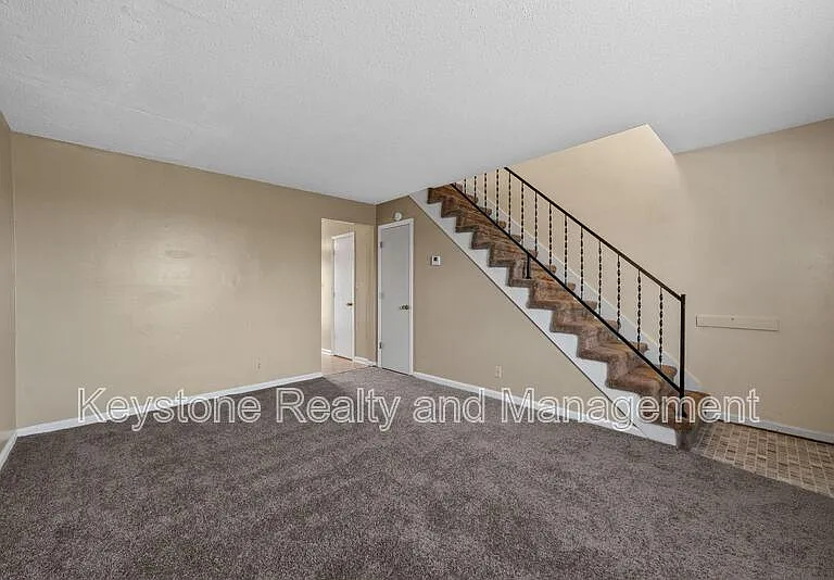 1070 Pembroke Oak Grove Rd #27 — Photo 3