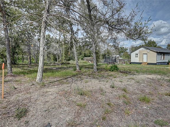 4th image of Pin Oak St