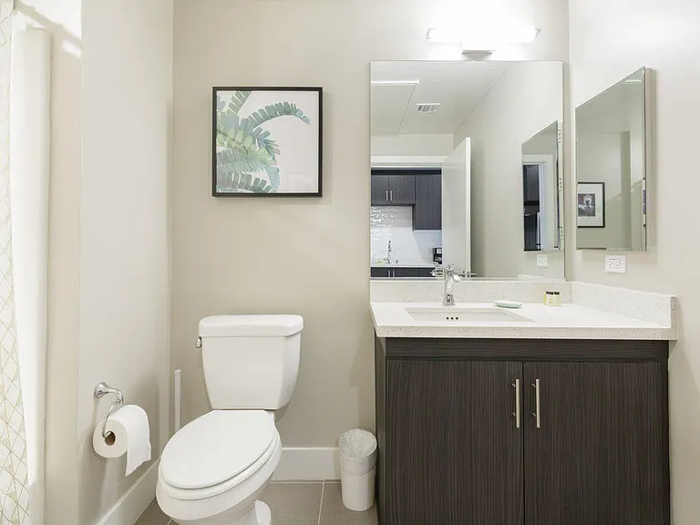 Amo Apartments Little Italy — Photo 58