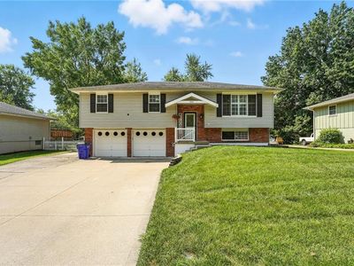 208 SW Gladstone Dr, Blue Springs, MO, 64014