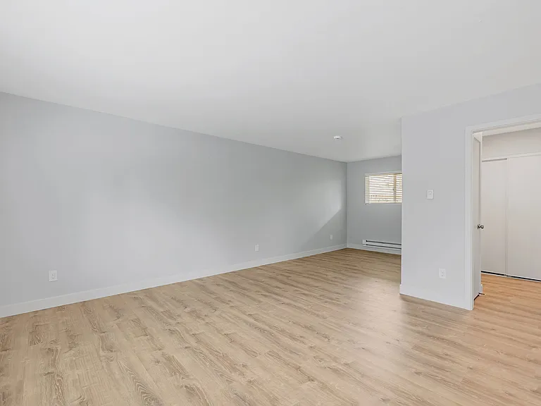 Silicon Valley Apartments — Photo 29