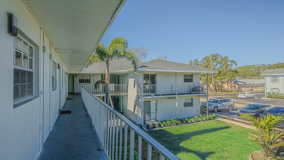 Building Photo - Greenbriar Apartments