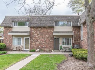 531 Longshore Dr APT B, Ann Arbor, MI 48105