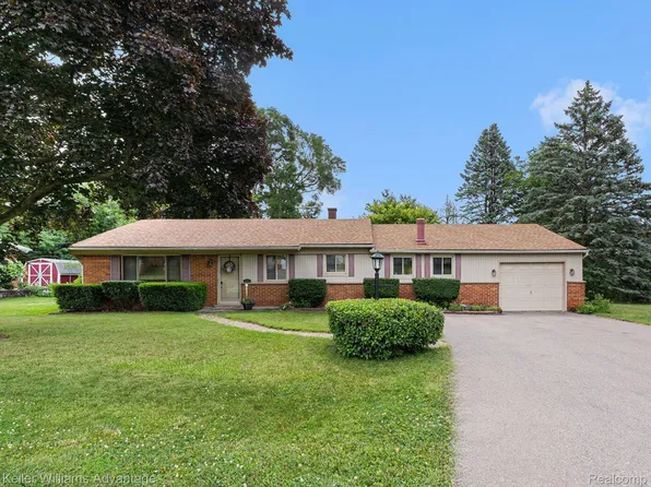 41881 Quince Dr, Novi, MI 48375