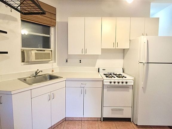 4th image of 711 Carroll St #1B