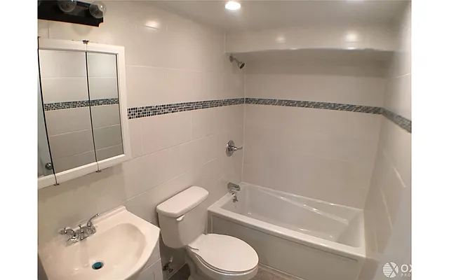 Rented by Oxford Property Group | media 7