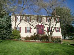 1003 Challedon Rd, Great Falls, VA 22066