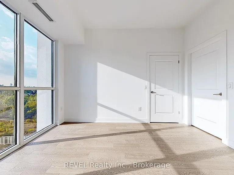1063 Douglas McCurdy Cmn #602 — Photo 16