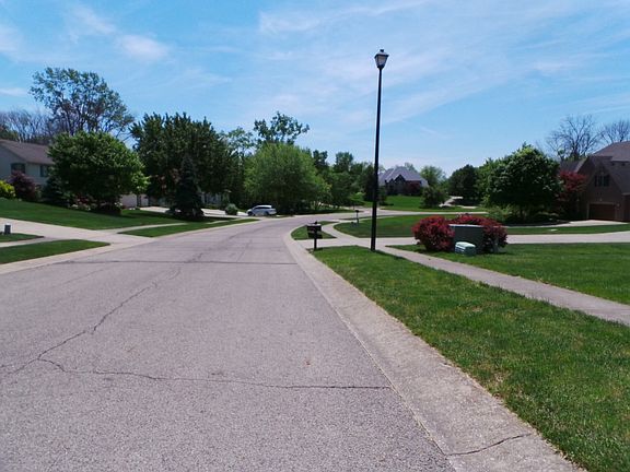 5th image of 150 Yorkshire Blvd W