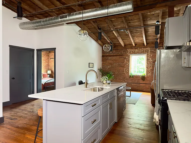 437 W Grant St #302 — Photo 12