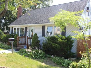 28 Douglaston Rd, Sound Beach, NY 11789