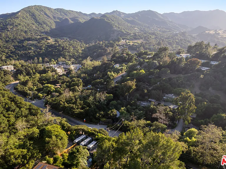 272 N Topanga Canyon Blvd #5 — Photo 15