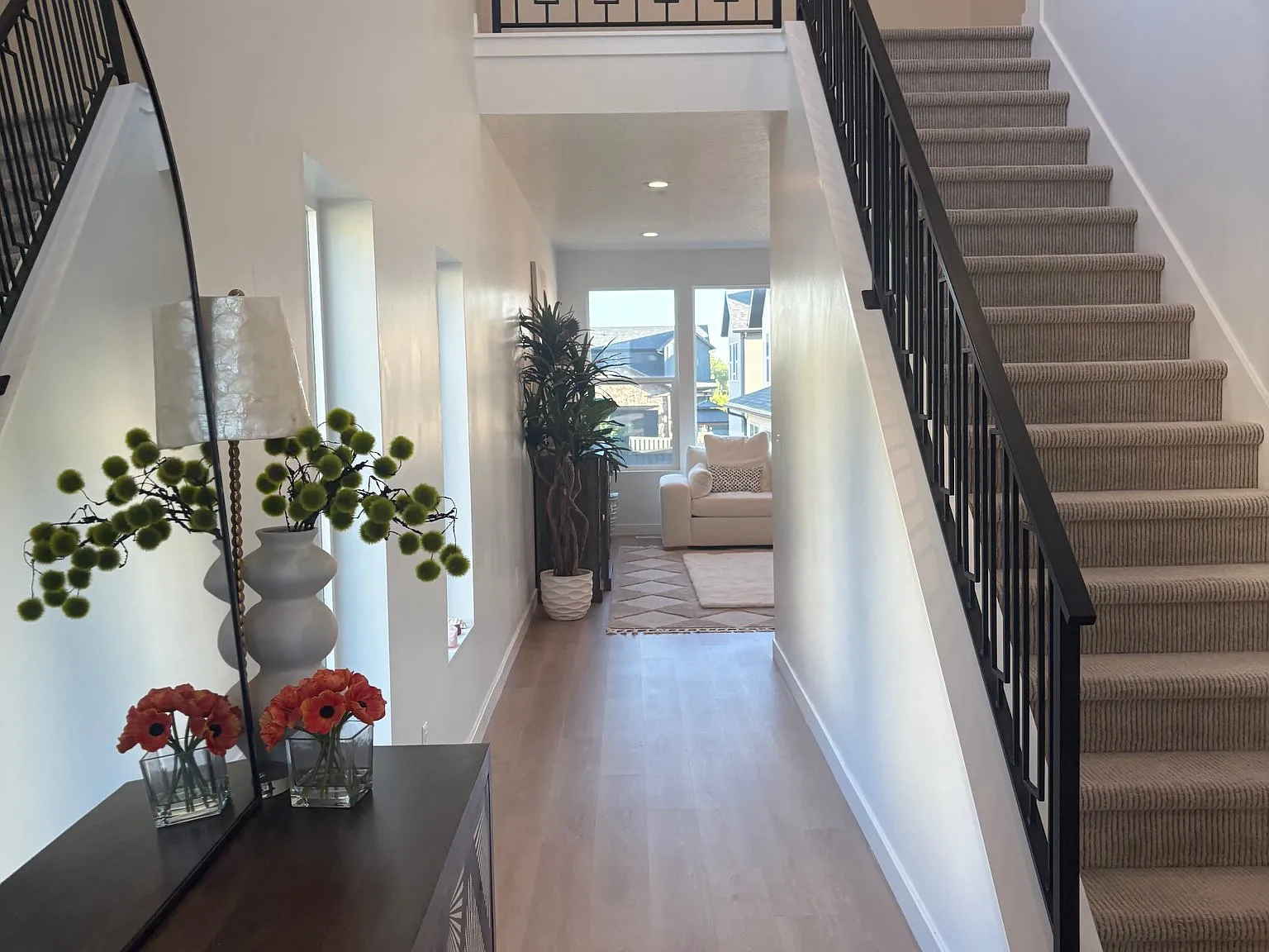 Brand-New Home in a Desirable Farmington, UT neighborhood close to shopping & easy free way access. — Photo 3