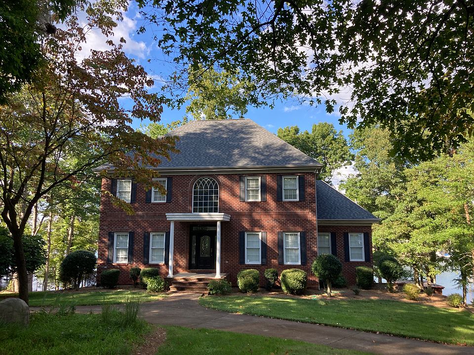 1st image of 140 Sunstede Dr
