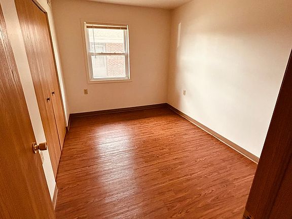 3rd image of 408 E Maple St #39
