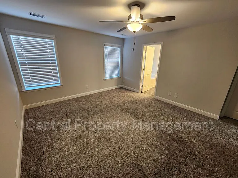 512 Dottie Ct — Photo 18