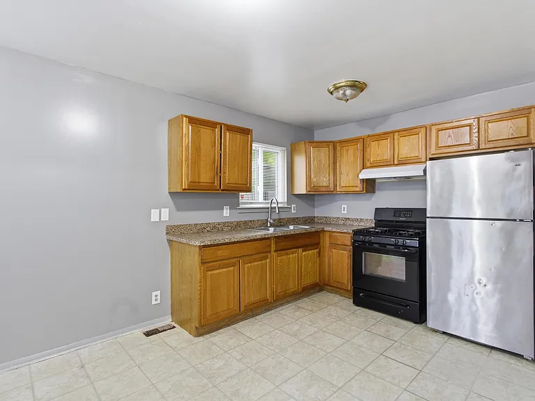 7044 Hudson Ave — Photo 5
