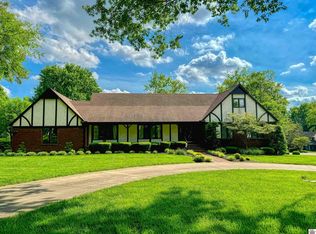 2108 Gatesborough Cir, Murray, KY 42071