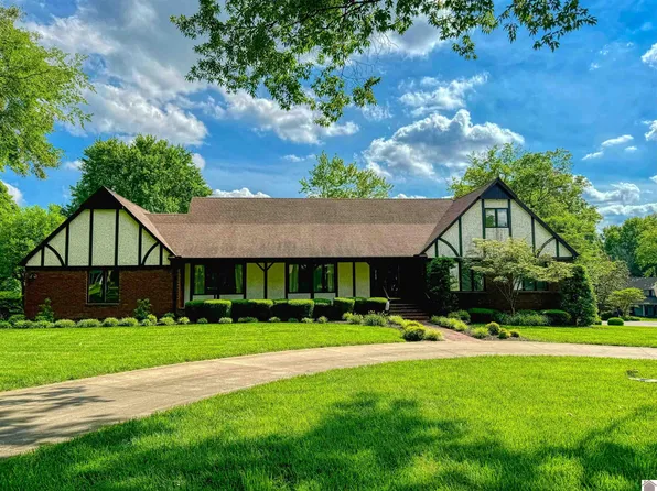 2108 Gatesborough Cir, Murray, KY 42071