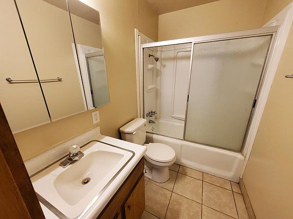 2nd image of 1215 E 5th St #11