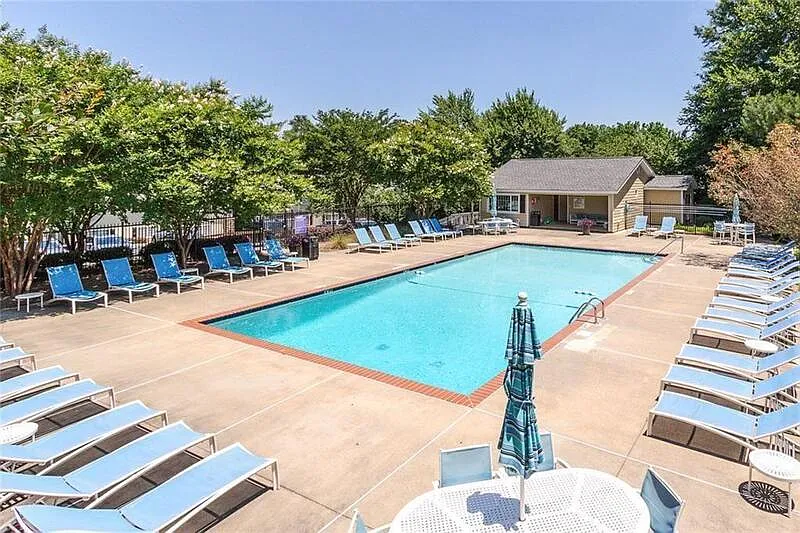 2 bed, 2.0 bath, 1400 sqft, $2,300 — Photo 2