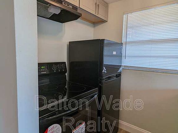 3rd image of 6123 Montana Ave