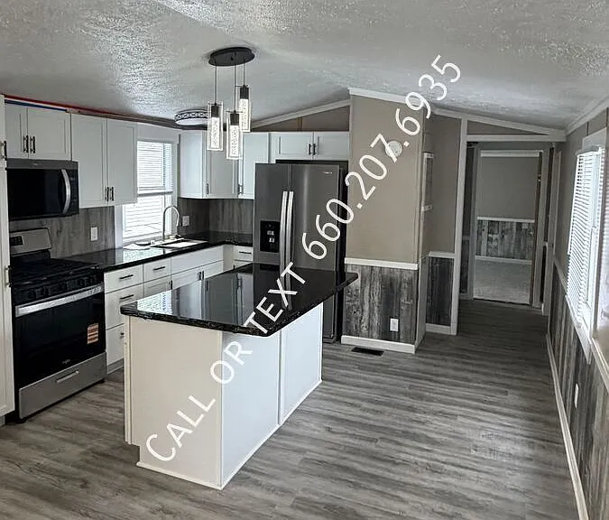 913 N Taylorville Blvd #30 — Photo 1