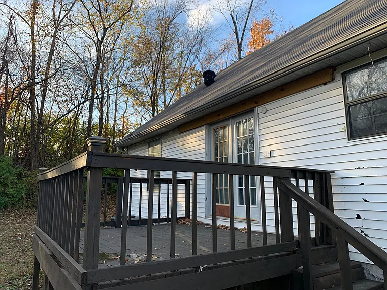 309 Cedarview Dr — Photo 3