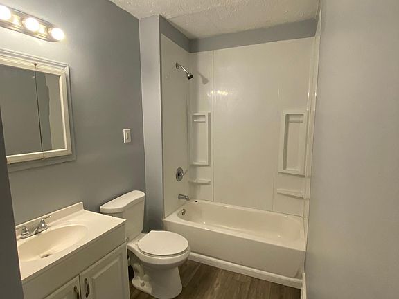 5th image of 1435 Coutant Ave APT 3