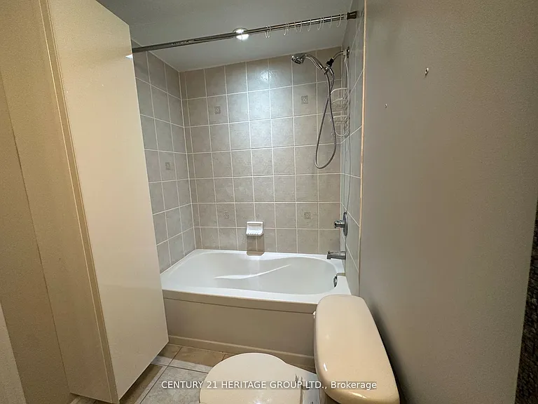 39 Ferndale Dr S #203 — Photo 15