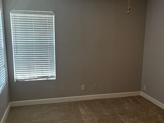 5th image of 315 Lakepointe Dr Unit 304