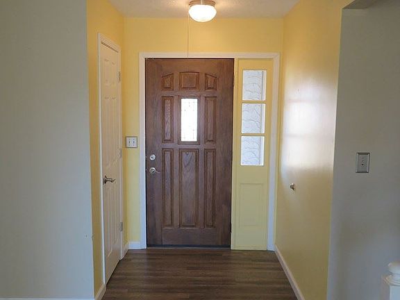 2nd image of 909 McMartin Ave