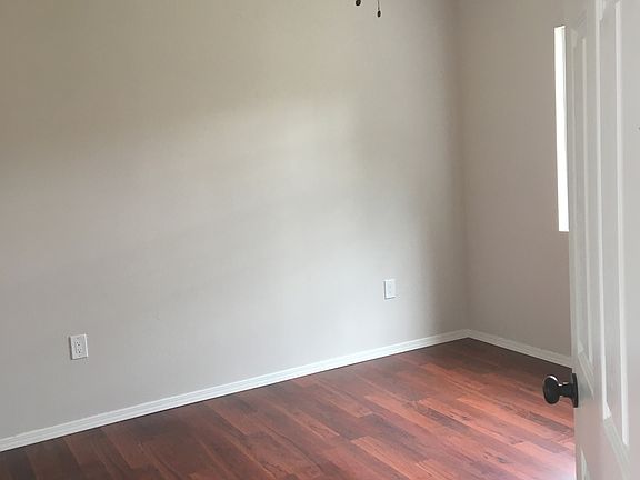 4th image of 664 W 16th St