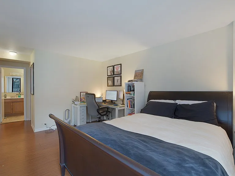 1555 N Sandburg Ter #201 — Photo 10