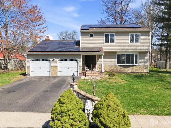 16 McKinley St, Edison, NJ 08820
