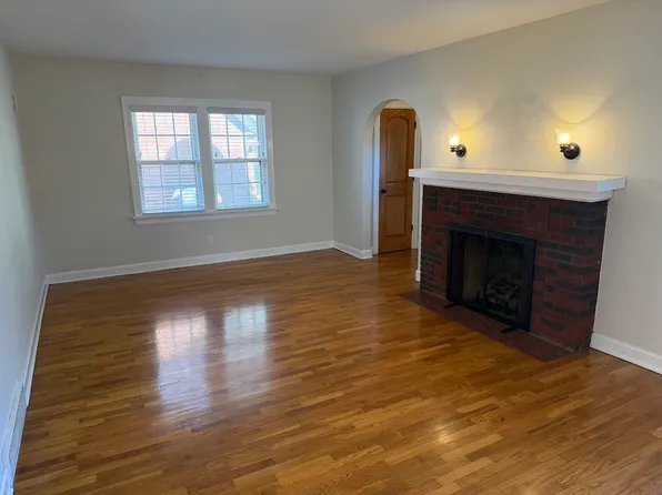 533 Sunset Dr, Salina, KS 67401