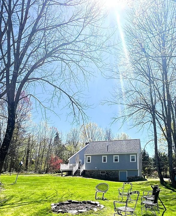 2nd image of 133 Main St