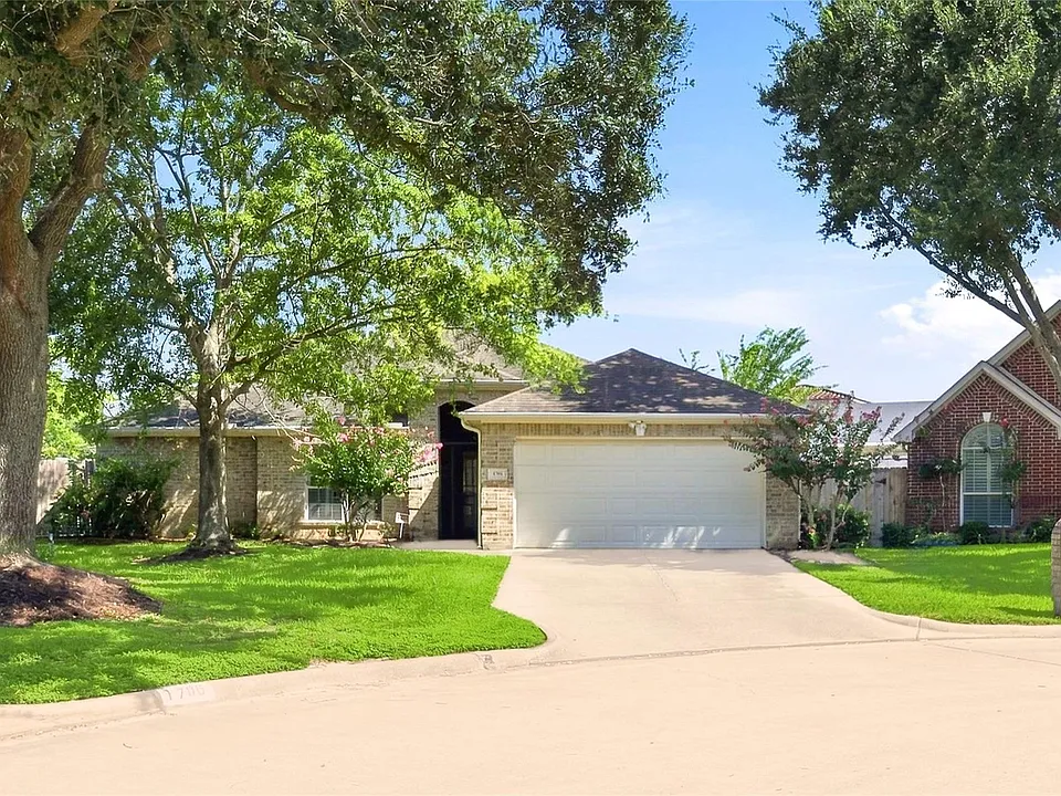 1702 Fantasy Woods Dr