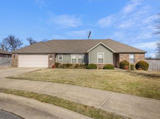 471 Capri St, Centerton, AR 72719