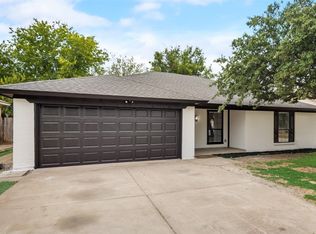 6412 Westridge Dr, Watauga, TX 76148