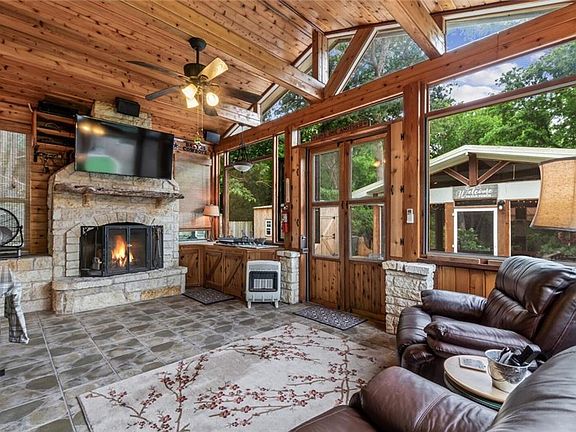 3rd image of 1008 Wedgewood Dr