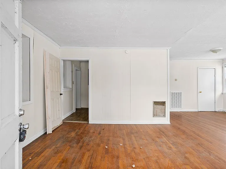 3 Garth Dr — Photo 5