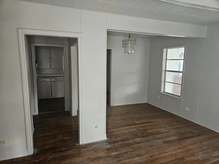 1007 Lynhurst Ave — Photo 2