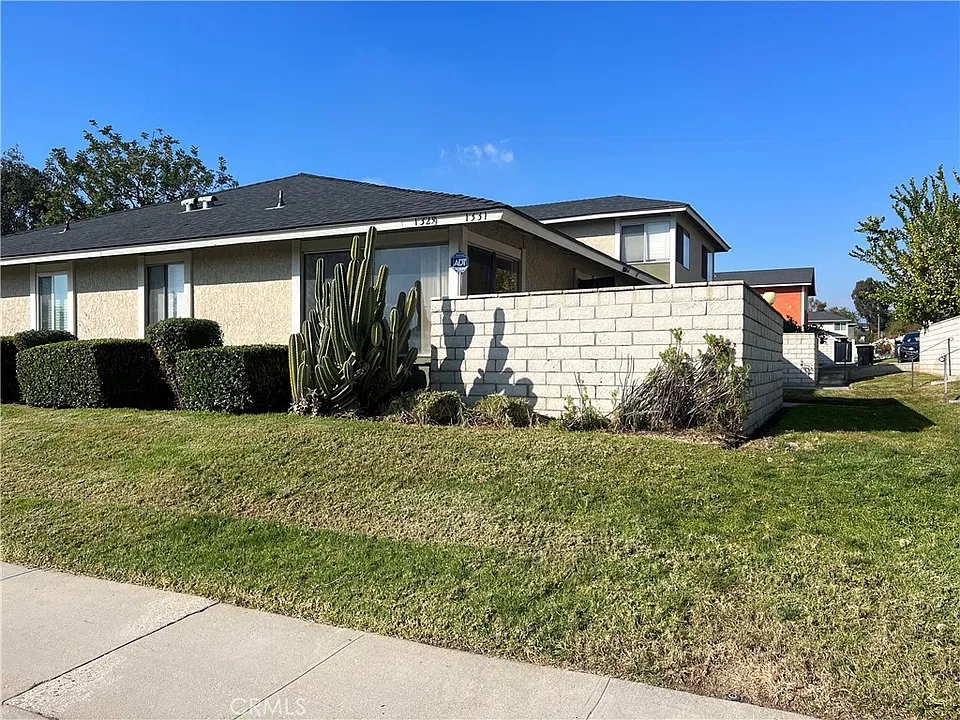 1329 Parkside Dr